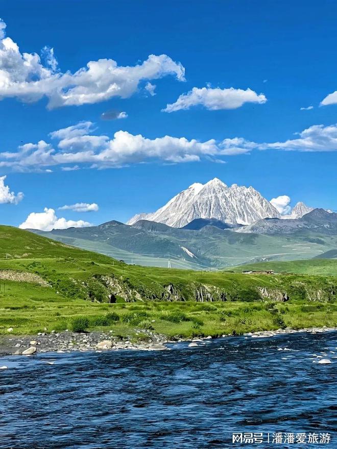 迫不及待地憧憬起整个川西地区的夏日景致龙8国际头号玩家相较于鱼子西的风光已(图1)